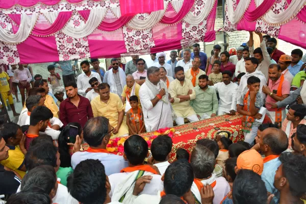 ग्राम काशीपुर, मढ़ईया, बझागी, तोतापुर व उदीनगला में जनसम्पर्क किया।