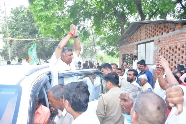 बदायूँ विधानसभा क्षेत्र के  मोहम्मद नगर सुलरा गाँव में आयोजित जनसभा में समस्त गाँव वासियों को संबोधित करते हुए