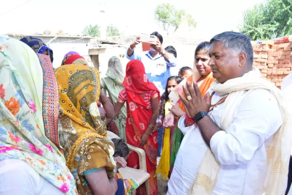 लोकसभा क्षेत्र बदायूँ  के सिंहपुर, आर्थल, व मुकुटपुर गाँव में आयोजित जनसभा